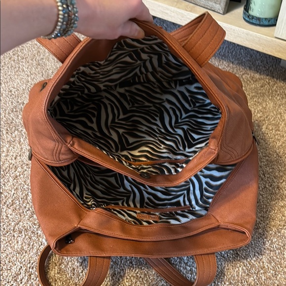 LUG Tempo Matte Luxe VL Tote Bag in Copper - Picture 10 of 14